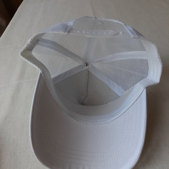 New Bass Pro Shops Logo White Baseball Hat - Adjustable Fit - Picture 7 of 8